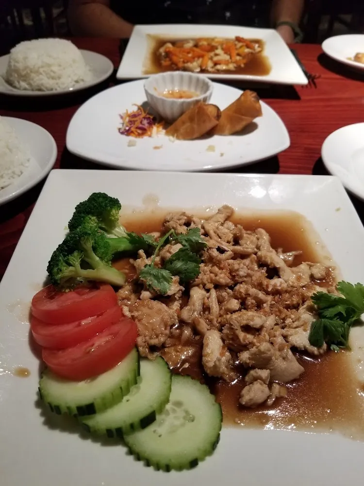 Chiang Mai Garlic Pad Kana